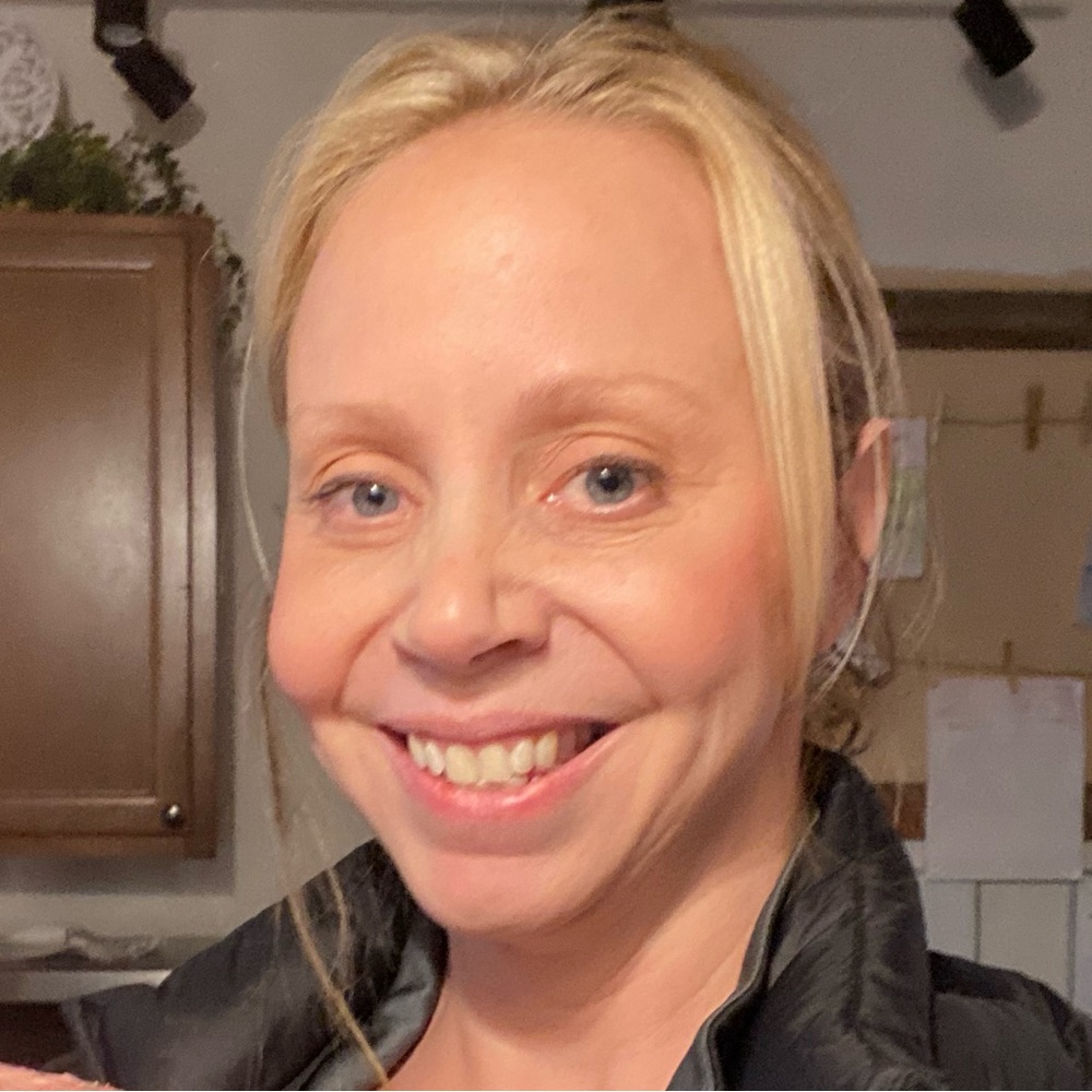 I'm Tammy. Married. Mom of 3.